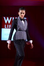 Model walks for Ashish Soni - grand finale at Wills day 5 on WIFW 2014 on 13th Oct 2013 (201)_525cc257144b7.JPG