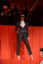 Model walks for Ashish Soni - grand finale at Wills day 5 on WIFW 2014 on 13th Oct 2013 (61)_525cbfed80857.JPG