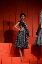 Model walks for Ashish Soni - grand finale at Wills day 5 on WIFW 2014 on 13th Oct 2013 (89)_525cc06340daa.JPG