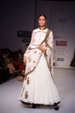 Model walks for Joy Mitra at Wills day 5 on WIFW 2014 on 13th Oct 2013 (33)_525cb50896ab0.JPG