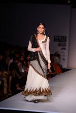 Model walks for Joy Mitra at Wills day 5 on WIFW 2014 on 13th Oct 2013 (52)_525cb5a01a103.JPG
