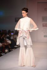 Model walks for SOLTEE BY SULASKSHANA at Wills day 5 on WIFW 2014 on 13th Oct 2013 (7)_525cb89ae4398.JPG
