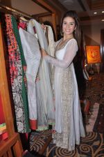 Raageshwari Loomba at the launch of art and couture exhibition in Taj President, Mumbai on 14th Oct 2013 (21)_525cf7f2ab0c6.JPG