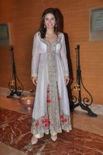 Raageshwari Loomba at the launch of art and couture exhibition in Taj President, Mumbai on 14th Oct 2013 (26)_525cf81b42976.JPG