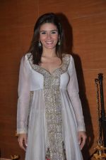Raageshwari Loomba at the launch of art and couture exhibition in Taj President, Mumbai on 14th Oct 2013 (28)_525cf8218cea6.JPG