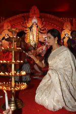 Shreya Ghoshal at the Ashtami celebrations of The North Bengal Sarbajanin Durga Puja, Tulip Star Juhu on 12th Oct 2013