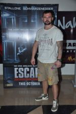Bollywood fitness trainers watch Escape Plan in PVR, Juhu, Mumbai on 15th Oct 2013 (13)_525fdfb77cb29.JPG