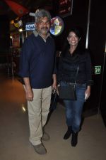Bollywood fitness trainers watch Escape Plan in PVR, Juhu, Mumbai on 15th Oct 2013 (4)_525fdf3e51555.JPG