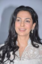 Juhi Chawla at a press meet to discuss radiation caused by mobile towers in Press Club, Mumbai on 17th Oct 2013 (22)_5260ad6a8a2f3.JPG