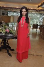 Raveena Tandon at Raveena Tandon and Roopa Vohra_s jewellery line launch in Mumbai on 18th Oct 2013(241)_5262219580c83.JPG