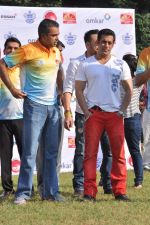 Salman Khan at Milind Deora_s charity football match in Bandra, Mumbai on 18th Oct 2013 (22)_5261f590067fb.JPG