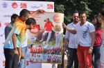 Salman Khan at Milind Deora_s charity football match in Bandra, Mumbai on 18th Oct 2013 (32)_5261f660d8191.JPG