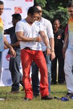 Salman Khan at Milind Deora_s charity football match in Bandra, Mumbai on 18th Oct 2013 (33)_5261f671aaac9.JPG