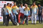 Salman Khan at Milind Deora_s charity football match in Bandra, Mumbai on 18th Oct 2013 (45)_5261f6da0796e.JPG