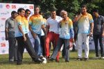Salman Khan at Milind Deora_s charity football match in Bandra, Mumbai on 18th Oct 2013 (46)_5261f6de928a0.JPG