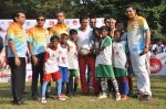 Salman Khan at Milind Deora_s charity football match in Bandra, Mumbai on 18th Oct 2013 (59)_5261f74d9f205.JPG