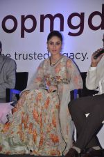 Kareena Kapoor snapped at a new online jewellery shop launch in J W Marriott, Mumbai on 21st Oct 2013 (3)_52661df368a83.JPG