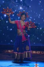 Debina Bonnerjee at SAB TV KA Diwali Mela in Mumbai on 22nd Oct 2013 (177)_526771c80ae8a.JPG
