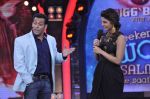 Priyanka Chopra, Salman Khan on the sets of Bigg Boss 7 in Mumbai on 26th Oct 2013 (177)_526ceed899a9b.JPG