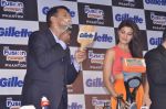 Jacqueline Fernandez, Rahul Dravid launch the new Gillette in Mumbai on 28th Oct 2013 (38)_526f7c49095a0.JPG