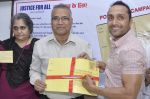 Rahul Bose unveils Justice For All Postcard campaign in Mumbai on 28th Oct 2013 (2)_526f7be7b96be.JPG