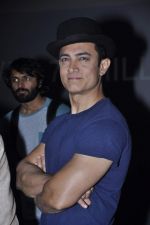 Aamir Khan at Dhoom 3 trailor launch in Mumbai on 30th Oct 2013 (64)_5272505ea9132.JPG