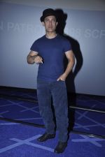 Aamir Khan at Dhoom 3 trailor launch in Mumbai on 30th Oct 2013 (69)_52725060960cd.JPG
