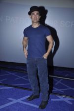 Aamir Khan at Dhoom 3 trailor launch in Mumbai on 30th Oct 2013 (70)_5272506100d1e.JPG