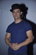 Aamir Khan at Dhoom 3 trailor launch in Mumbai on 30th Oct 2013 (75)_52725062c4a1d.JPG