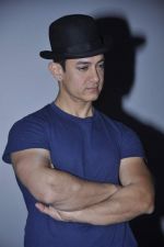 Aamir Khan at Dhoom 3 trailor launch in Mumbai on 30th Oct 2013 (82)_52725067af0bf.JPG