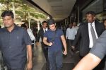 Aamir Khan returns from US in Mumbai Airport on 30th Oct 2013 (8)_52725e60a0f34.JPG