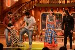 Deepika Padukone, Ranveer Singh on the sets of Comedy Nights with Kapil in Filmcity, Mumbai on 5th Nov 2013 (176)_527a3fa082e31.JPG
