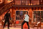 Deepika Padukone, Ranveer Singh on the sets of Comedy Nights with Kapil in Filmcity, Mumbai on 5th Nov 2013 (191)_527a3ef984530.JPG