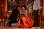 Deepika Padukone, Ranveer Singh on the sets of Comedy Nights with Kapil in Filmcity, Mumbai on 5th Nov 2013 (42)_527a3f962f8c8.JPG