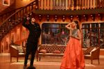 Deepika Padukone, Ranveer Singh on the sets of Comedy Nights with Kapil in Filmcity, Mumbai on 5th Nov 2013 (71)_527a3ef01e188.JPG