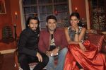 Deepika Padukone, Ranveer Singh, Kapil Sharma on the sets of Comedy Nights with Kapil in Filmcity, Mumbai on 5th Nov 2013 (126)_527a3fa537abb.JPG