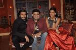 Deepika Padukone, Ranveer Singh, Kapil Sharma on the sets of Comedy Nights with Kapil in Filmcity, Mumbai on 5th Nov 2013 (127)_527a3fa586c6e.JPG