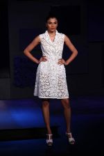 Model walk for Designer Pankaj & Nidhi at Blenders Pride Fashion Tour 2013 Kolkata  on 9th Nov 2013 (34)_527f1f852313b.jpg