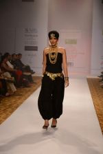 Model walks for Mona Shroff Show at ABIL Pune Fashion Week on 9th Nov 2013 (13)_527f0ed123dae.JPG