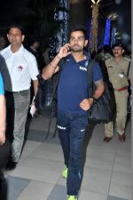 snapped at the airport in Mumbai on 9th Nov 2013 (72)_527ef7459c649.JPG