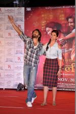 Deepika Padukone, Ranveer Singh at the Promotion of film Ram-Leela in Mumbai on 10th Nov 2013 (182)_528098cd77a05.JPG