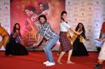 Deepika Padukone, Ranveer Singh at the Promotion of film Ram-Leela in Mumbai on 10th Nov 2013 (213)_52809af8a5624.JPG