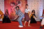Deepika Padukone, Ranveer Singh at the Promotion of film Ram-Leela in Mumbai on 10th Nov 2013 (214)_528098d0ee15f.JPG