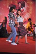 Deepika Padukone, Ranveer Singh at the Promotion of film Ram-Leela in Mumbai on 10th Nov 2013 (221)_528098d2a2acf.JPG