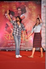 Deepika Padukone, Ranveer Singh at the Promotion of film Ram-Leela in Mumbai on 10th Nov 2013 (259)_52809aff2b48d.JPG