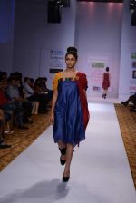 Model walks for Dinesh Malkani at ABIL Pune Fashion Week on 10th Nov 2013 (261)_528078e6af652.JPG