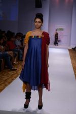 Model walks for Dinesh Malkani at ABIL Pune Fashion Week on 10th Nov 2013 (263)_528078e76b297.JPG