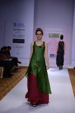 Model walks for Dinesh Malkani at ABIL Pune Fashion Week on 10th Nov 2013 (269)_528078e9990ba.JPG
