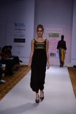 Model walks for Dinesh Malkani at ABIL Pune Fashion Week on 10th Nov 2013 (277)_528078ed19fc7.JPG