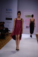 Model walks for Dinesh Malkani at ABIL Pune Fashion Week on 10th Nov 2013 (280)_528078ee27336.JPG